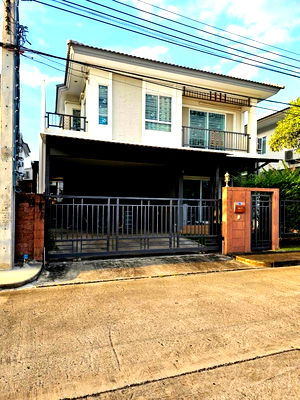 ขายบ้านแฝด : ขายบ้านแฝด 2 ชั้น พัฒนาการ 44 – ใจกลางเมืองเอกมัย-ทองหล่อ พร้อมเข้าอยู่ เดินทางสะดวก ใกล้รถไฟฟ้าสายสีเหลือง