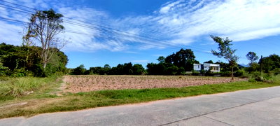 ที่ดิน อุดรธานี : ขาย ที่ดินเปล่า 20-2-75 ไร่ ต.นิคมสงเคราะห์ อ.เมือง อุดรธานี แปลงสวย หน้ากว้าง ติดถนนคอนกรีต