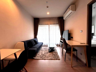 Condos for rent : 🏢 Luxury condo for rent, near 🚇 MRT Rama 9, only 300 m. 💸 Price 24,000 baht/month