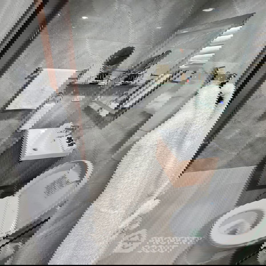 picture 1-BR Condo at The Base Park East Sukhumvit 77 near BTS On Nut (ID 1505041) - 2/23