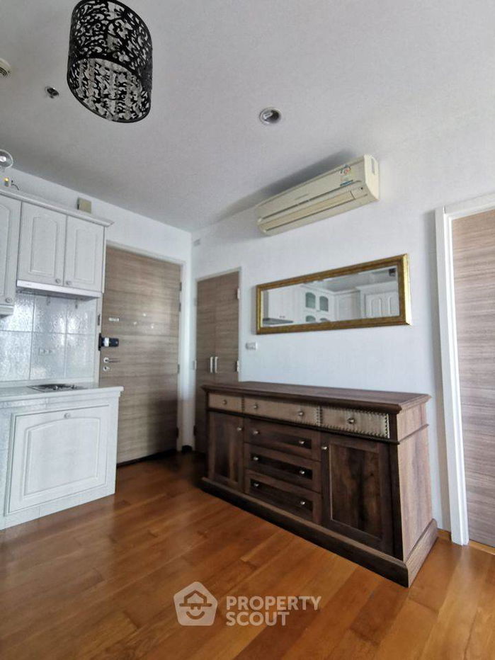 picture 1-BR Condo at Hive Taksin near BTS Wongwian Yai (ID 802594) - 6/18