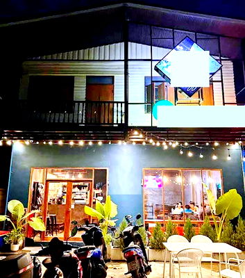 Shophouses for rent Lamlukka Khlong Sam : Ying Charoen Market 700 m. BTS SaphanMai 250m. 2-story detached house for rent 50 sq.wa. 300 sq.m. 5