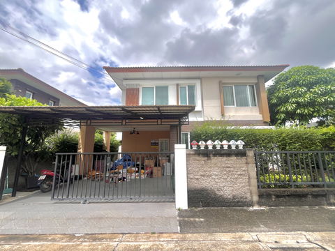 Beautiful House with Quality Built-ins!!! For Sale: Detached House in Casa Presto Ratchaphruek–Chaeng Watthana, 2-storey home in excellent condition