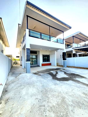 บ้านเดี่ยวให้เช่า : ปล่อยเช่าบ้านเดี่ยว2ชั้นบ้านใหม่พร้อมเฟอร์ฯ 
บ้านสวย เรียบหรู  โซนหางดง  - ใกล้รร.นานาชาติลานนา,กาดฝรั่ง ติดถนนใหญ่ ทำเลดีมาก