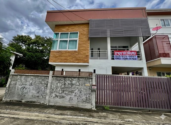 3-bed house for sale, 241 sqm, 54 sq wah, Chatuchak