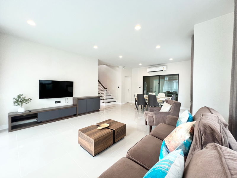 บ้านเดี่ยวให้เช่า : ให้เช่า บ้านเดี่ยว เศรษฐสิริ กรุงเทพกรีฑา ใกล้ Brighton Collage 4 ห้องนอน