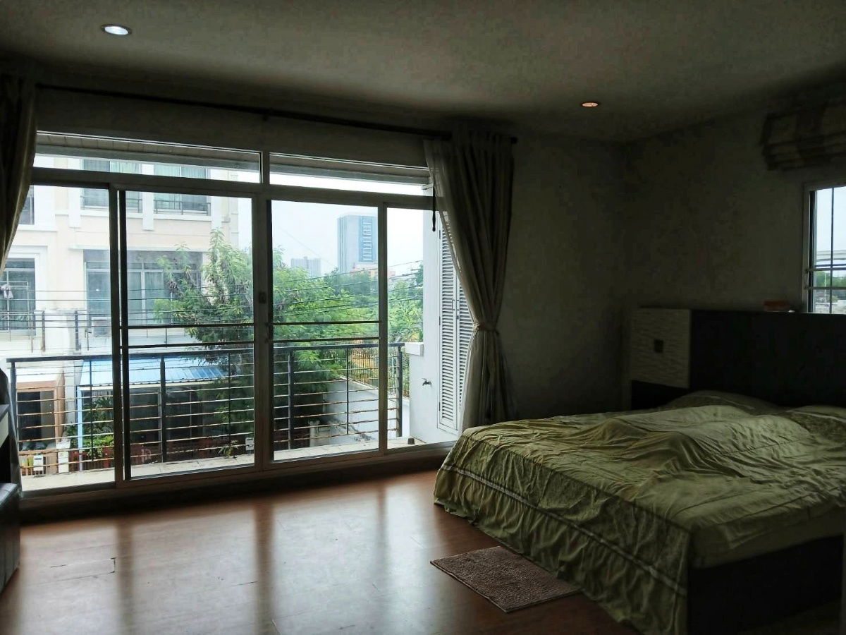 picture 🏡 Luxury Corner Townhome | River View | Fully Furnished Monaco Style - 4/18