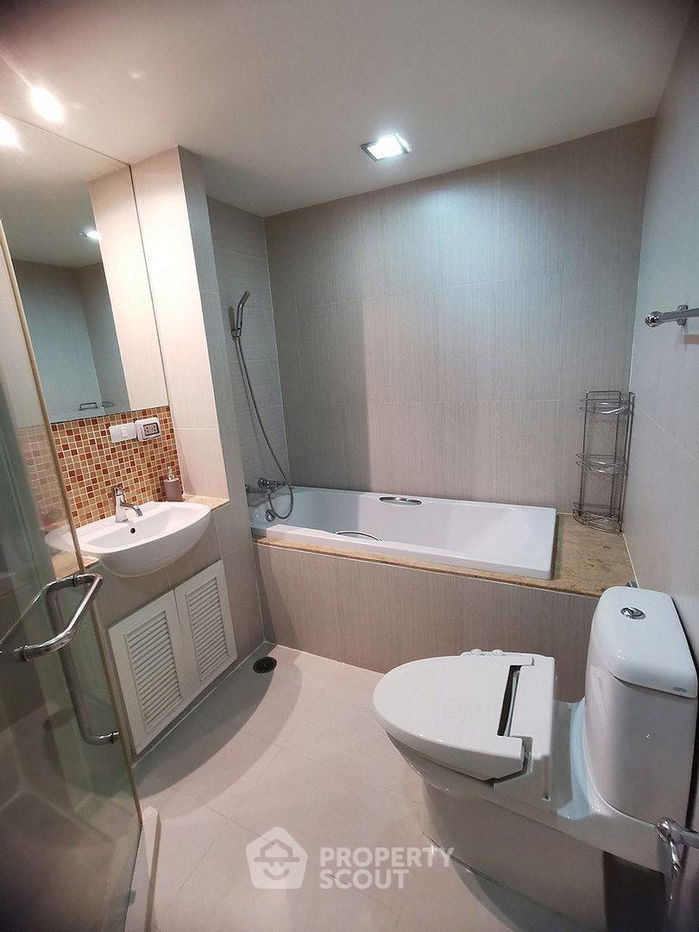 picture 1-BR Condo at The Alcove Sukhumvit 49 near BTS Phrom Phong (ID 998470) - 9/9