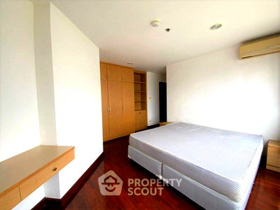 Condos for rent : 3-BR Condo at River Heaven Chareonkrung in Bang Kho Laem (ID 390104)