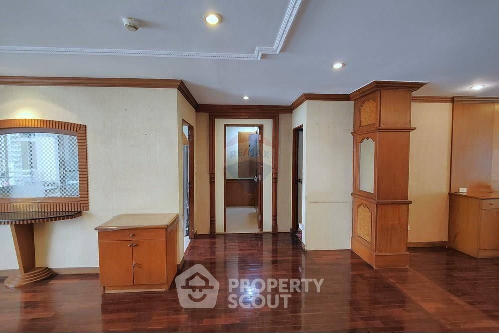 picture 3-BR Condo at Regent On The Park 1 (Sukhumvit 26) near BTS Phrom Phong (ID 2305545) - 6/18