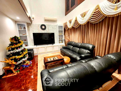 Condos for rent : 3-BR Condo For Rent At Jomtien Beach Penthouses Near Jomtien Beach (ID 1513877)