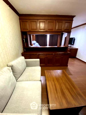 Condos for rent : 1-BR Condo at Sukhumvit Suite near BTS Nana (ID 1045515)