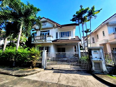 Houses for sale Rom Klao Road : FOR SALE  HOUSE PROPERTY  5200000 BAHT.