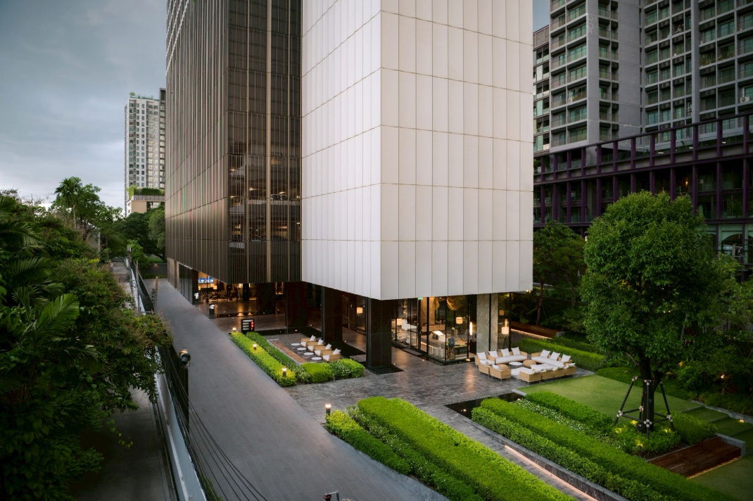 รูป LTH13517 – Condo for Sale | The Esse Sukhumvit 36 | 77 sqm | 1 Bed 1.5 Baths | 25.99 MB | Near BTS Thonglor | คอนโดขาย ดิ เอส สุขุมวิท 36 - รูปที่ 2/11