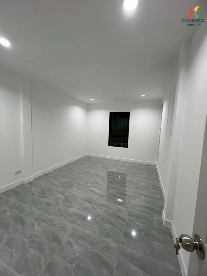 รูป ขายทาวน์เฮ้าส์/ทาวน์โฮม  บ้านวรารักษ์ รังสิต-คลองสาม ห้องมุม รีโนเวทใหม่ คลองสาม คลองหลวง ปทุมธานี CX-135906 ✅ ทักไลน์ @connexproperty ตอบทันที ทีมงานมืออาชีพ ✅  - รูปที่ 9/11