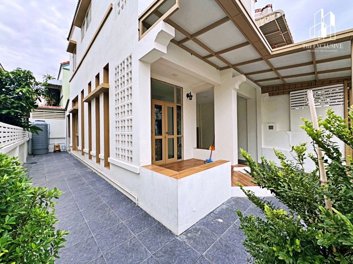 รูป ขายทาวน์เฮ้าส์ หมู่บ้านวรารักษ์ คลอง 3 (หลังมุม) รีโนเวทใหม่ พร้อมเข้าอยู่ ราคาต่ำกว่าประเมิน - รูปที่ 6/25