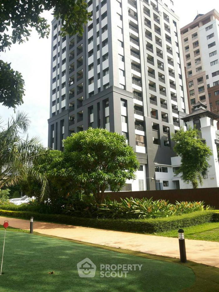 picture 2-BR Condo at Vista Garden Condominium near BTS Phra Khanong (ID 385331) - 3/9