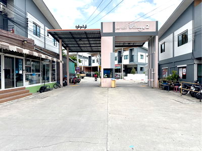 ขายทาวน์โฮม : JK 6451777 : นอกโครงการชลบุรี ศรีราชา