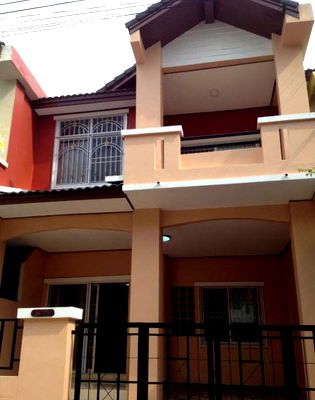เช่าทาวน์โฮม ถนนเทพรักษ์ : ให้เช่าทาวน์เฮ้าส์ 2 ชั้น 4 ห้องนอน 3 ห้องน้ำ 32 ตร.ว. แอร์ 3 เครื่อง ใกล้ทางด่วนสุขาภิบาล 5 รามอินทรา เพียง 12,000 บาท เหมาะทำโฮมออฟฟิศหรือพักอาศัย
