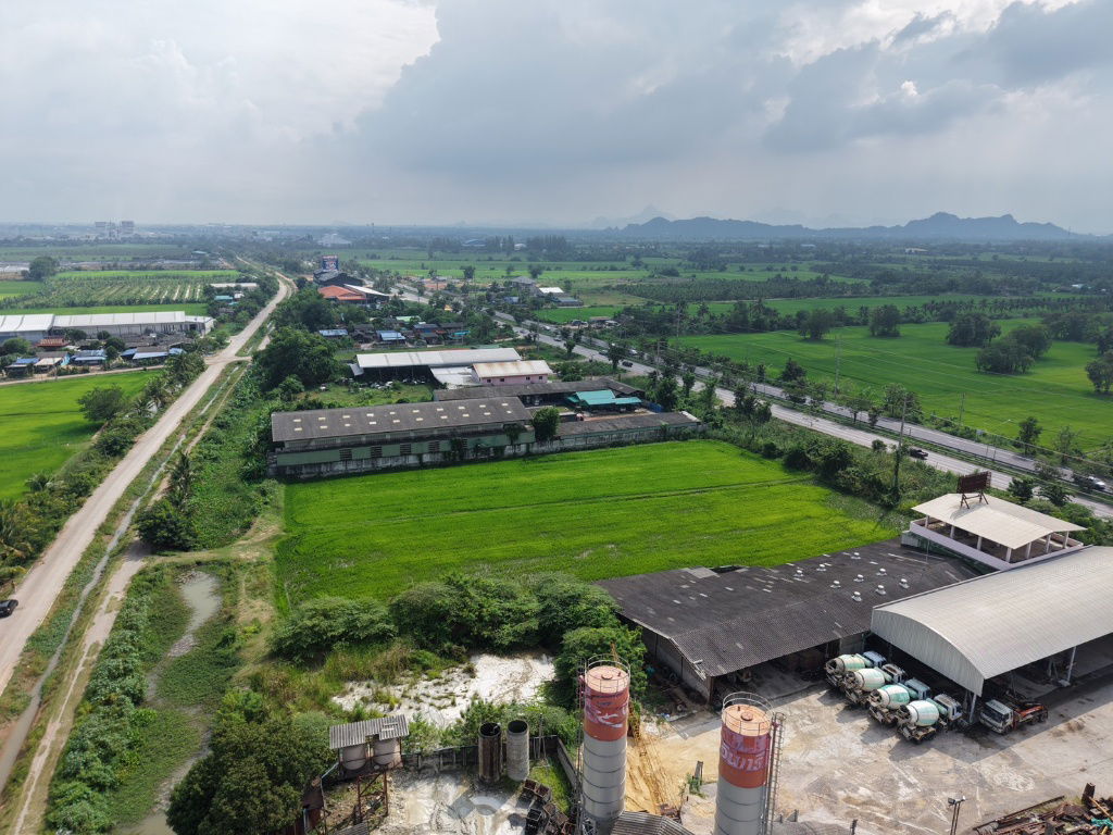 รูป เจ้าของขายเอง ที่ดินแปลงสวย 5 ไร่ 1 งาน 29 วา. ติดถนนใหญ่ 4 เลน (ถนนเพชรเกษม สายปากท่อ - ราชบุรี)เหมาะสำหรับสร้างโรงงาน โกดัง  อ.ปากท่อ ราชบุรี - รูปที่ 22/39