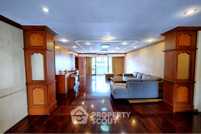 ขายคอนโด : คอนโด 3-ห้องนอน ที่ รีเจ้นท์ ออน เดอะ พาร์ค1 (สุขุมวิท 26) ใกล้ BTS พร้อมพงษ์ (ID 2305545)