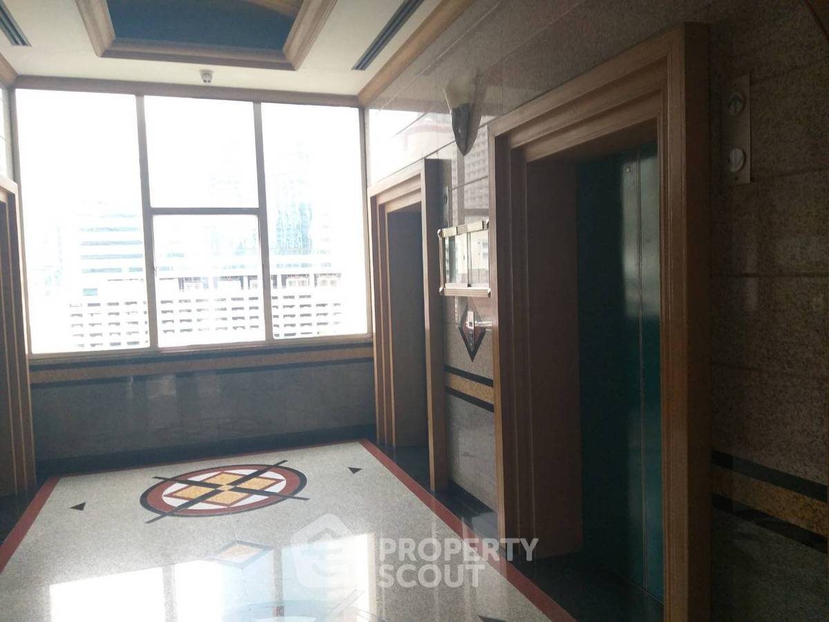 picture 2-BR Condo at Asoke Place near MRT Sukhumvit (ID 883333) - 4/8