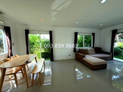 บ้านเดี่ยวให้เช่า :  ให้เช่าบ้านเดี่ยว Perfect Place สุขุมวิท 77 - สุวรรณภูมิ เฟส 1 เนื้อที่ 60 วา 3 นอน 2 น้ำ 1 ครัว 1 นั่งเล่น หน้าบ้านทิศเหนือ