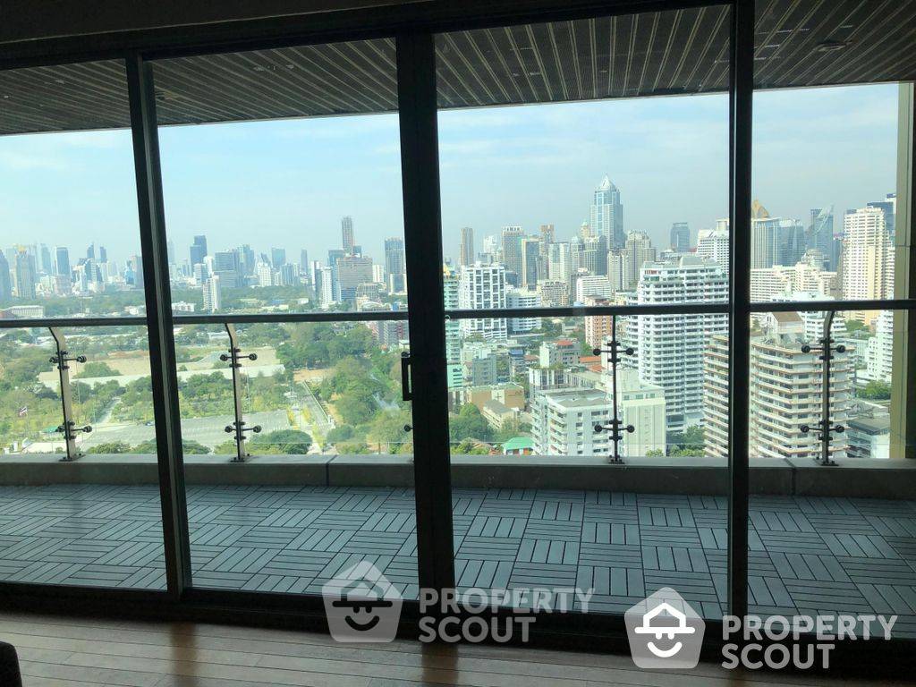 picture 3-BR Condo at The Lakes Bangkok near BTS Asok (ID 1862038) - 1/8