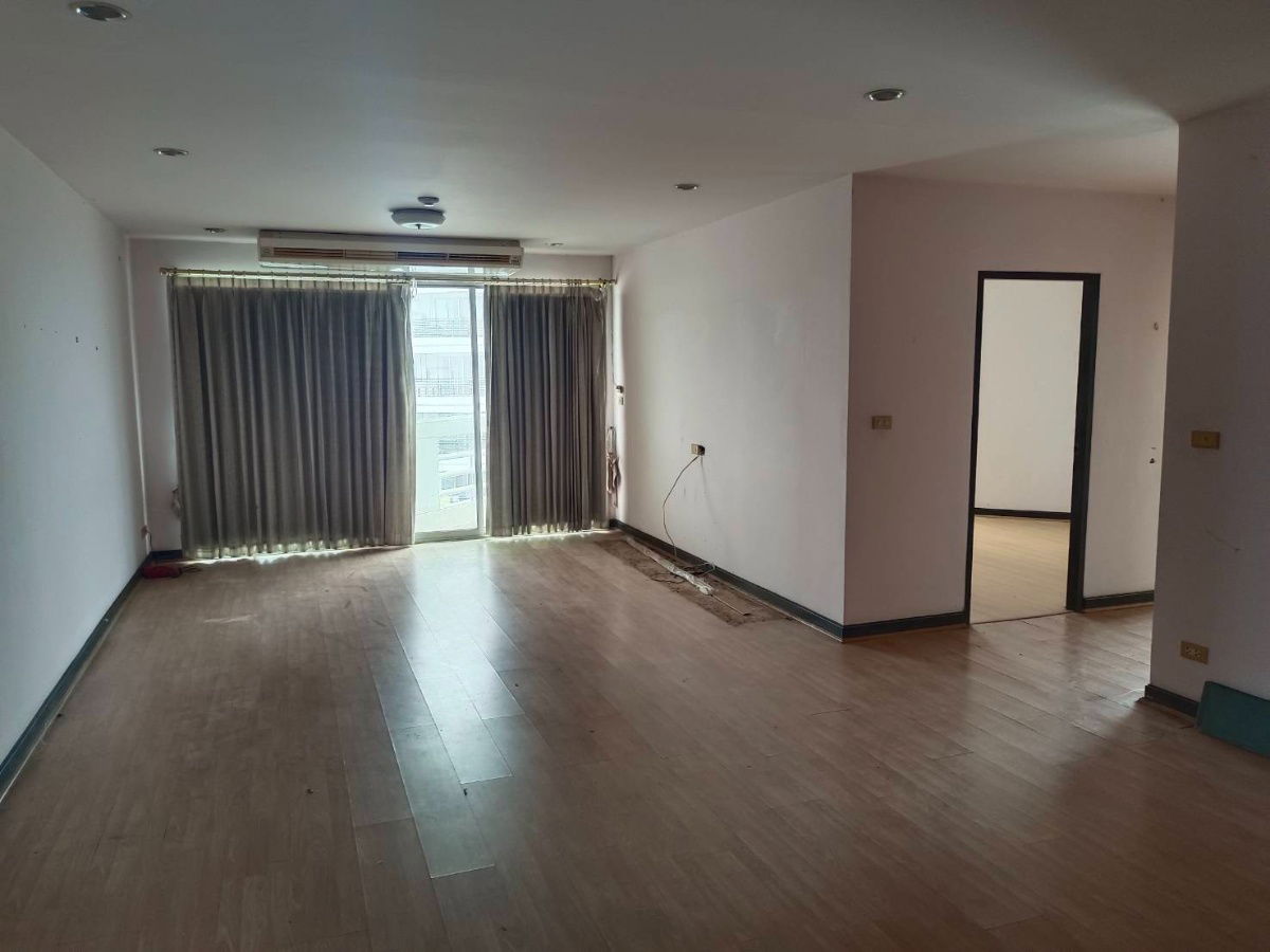 picture  Two-bedroom condo for sale in NS Tower Bangna Condominium, 2 minute walk from Central Bangna Department Store - 1/11