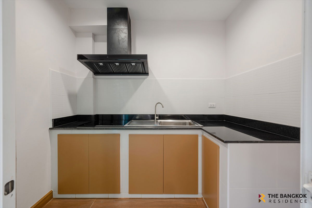 รูป 🏡 ทาวน์โฮม 3 ชั้น  รีโนเวทใหม่ทั้งหลัง  ใกล้ Central Eastville 🛍️ - รูปที่ 18/19