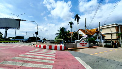 ขายที่ดิน : 🏡 ขายที่ดินพร้อมถนนส่วนตัว หน้ากว้าง 8–10 เมตร‼️ ทำเลทองเฉลิมพระเกียรติ ร.9 ซ.53 ใกล้พัฒนาการ เพียง 100 ม. จากถนนใหญ่