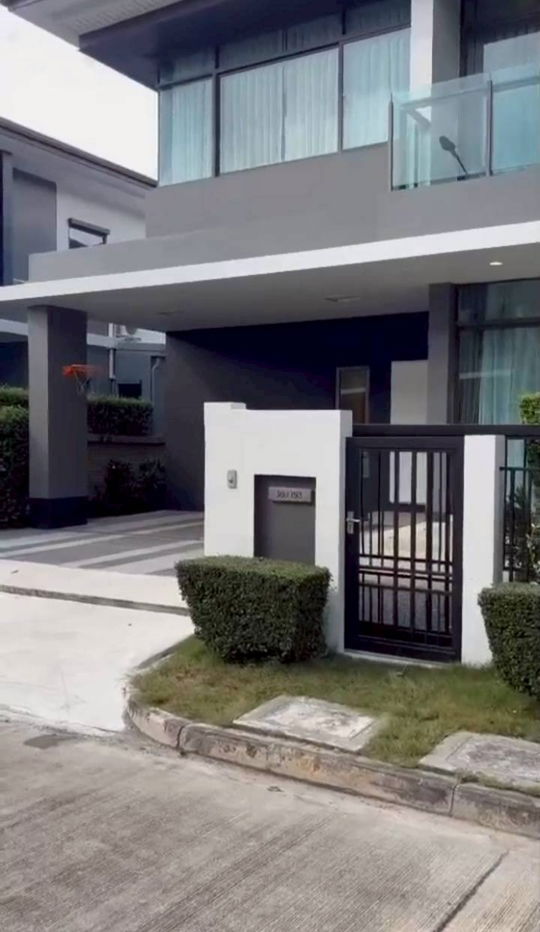 รูป 🏡 ให้เช่าบ้านเดี่ยว หลังใหญ่ พร้อมอยู่!
📍 โครงการเศรษฐสิริ กรุงเทพกรีฑา 1
บ้านเพิ่งรีโนเวทเสร็จใหม่เอี่ยม เข้าอยู่ได้ทันที!
 - รูปที่ 1/6