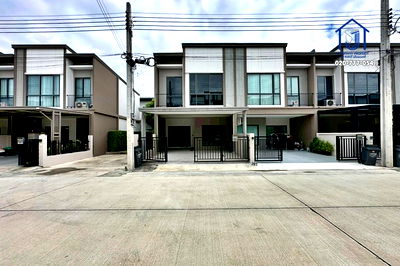 ทาวน์โฮม สมุทรปราการ : ขายทาวน์โฮม 2 ชั้น หมู่บ้าน วี คอมพาวด์ บางนา-ศรีนครินทร์ ถนนหนามแดง-บางพลี หลังริม ใกล้วงแหวนกาญจนาภิเษก,ทางด่วนบูรพาวิถี