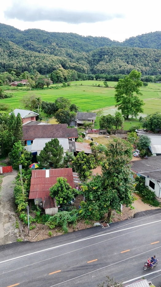 รูป ที่ดินติดถนนหลัก โป่งพระบาท ไฟฟ้า ประปาพร้อมใช้ - รูปที่ 3/8