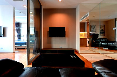 ขายคอนโด : 🔥🔥ไฮด์ สุขุมวิท 13 ใกล้ BTS สถานีอโศก ลดหนักจัดเต็ม