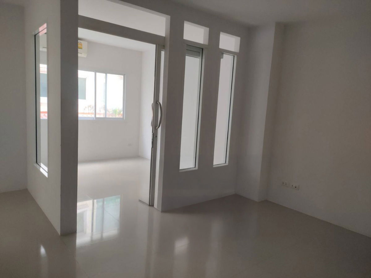 รูป BB 14873 : เดอะบรีส คอนโดมิเนียม อาคารบี - รูปที่ 1/4