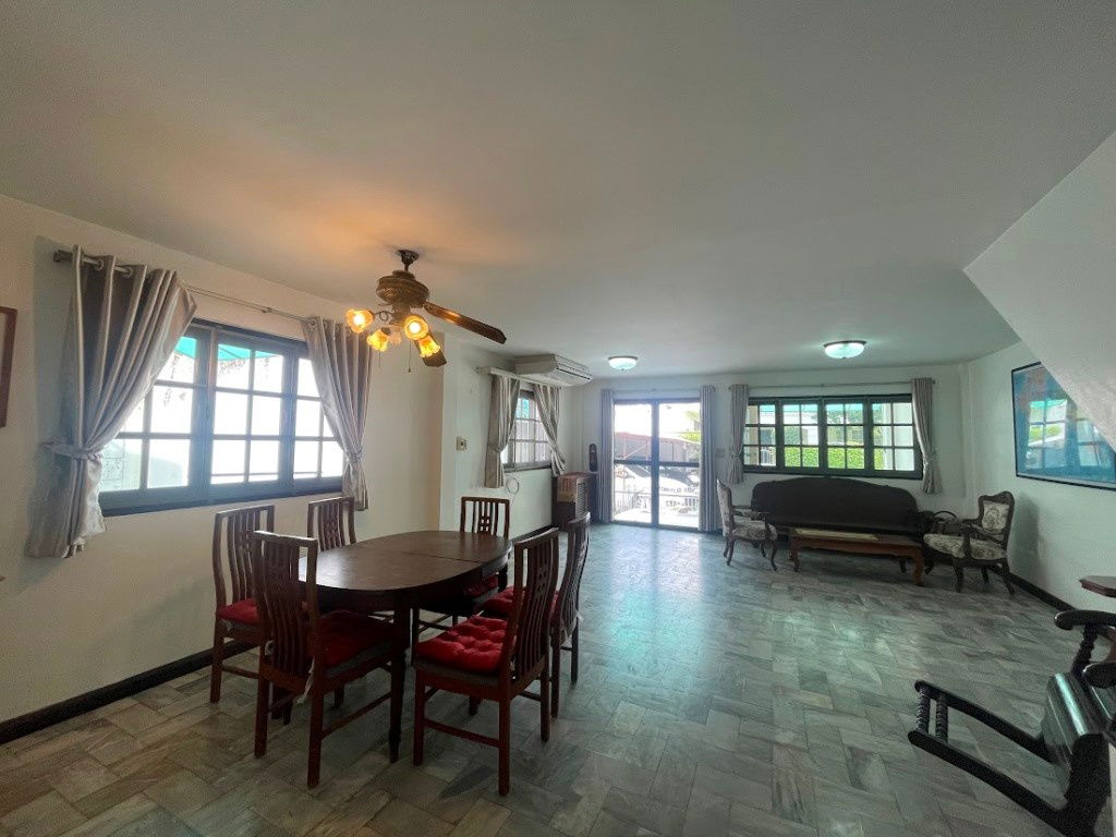 picture Townhouse 3 beds in storage, washing machine  5-10min walk BTS On Nut  - 24/27