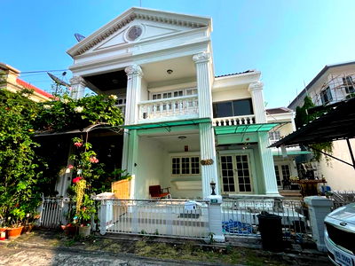 เช่าทาวน์โฮม ถนนสุขุมวิท : ให้เช่าทาว์นโฮมห้องริมพร้อมที่ดินว่างด้านข้าง ม.สุขุมวิทการ์เด้นซิตี้ในสุขุมวิท 79  พื้นที่ 200 ตรม. 3 ห้องนอน, 700เมตรจากบีทีเอสอ่อนนุช