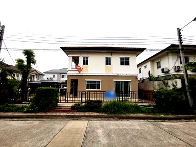 Houses for sale Bangkok : FOR SALE  HOUSE PROPERTY  4800000 BAHT.