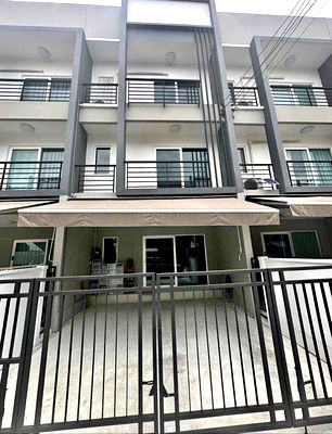 โฮมออฟฟิศให้เช่า : ให้เช่าบ้านกลางเมือง สวนหลวง  (Baan Klang Muang Suan Luang) อยู่ซ.เฉลิมพระเกียรติ 28 อยู่ตรงข้ามสวนหลวง ร.9 