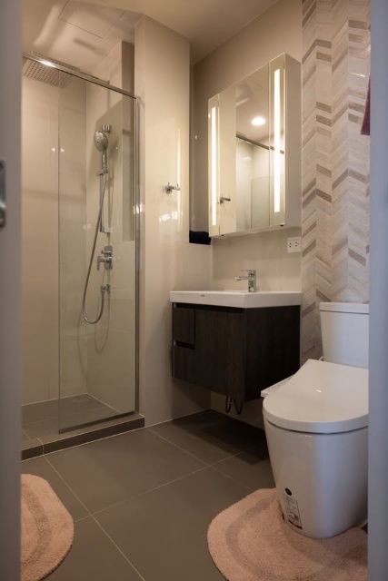 รูป 🏙✨ ให้เช่า (For Rent) – OKA HAUS Sukhumvit 36 | 🚇 Near BTS ทองหล่อ 💰 ค่าเช่า: 25,000 บาท/เดือน 📋 รหัสทรัพย์: RS3083 - รูปที่ 10/17