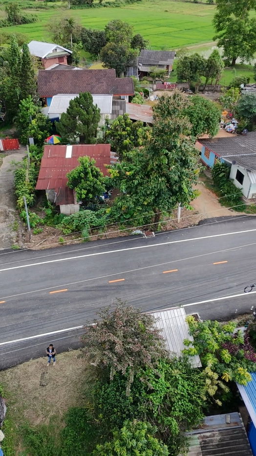 รูป ที่ดินติดถนนหลัก โป่งพระบาท ไฟฟ้า ประปาพร้อมใช้ - รูปที่ 1/8