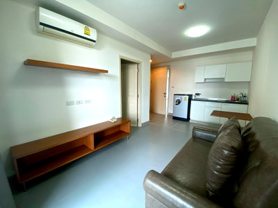 Condos for sale : Urgent Sale! The Ville Kaset Condominium, 33 sq.m., 5th floor, fully furnished and ready to move in. Located on Ngamwongwan Road