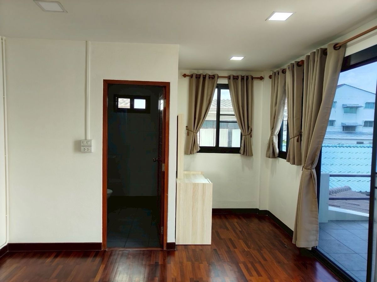 รูป 🏡 ให้เช่าบ้านเดี่ยว / โฮมออฟฟิศ 2 ชั้น – ทำเลทอง ใจกลางลาดพร้าว - รูปที่ 5/22
