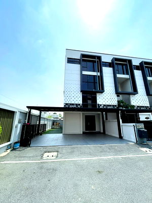 Houses for rent Boonthavorn Kaset Navamin : Fashion 700m. MRT Khubon 2 km. For rent 4-storey home office corner unit 48 sq.wa. 760 sq.m. 61,999