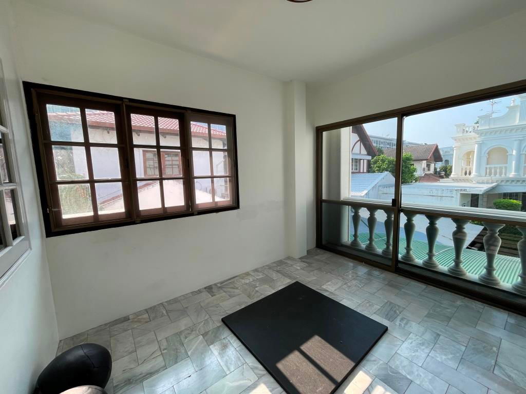 picture Townhouse 3 beds in storage, washing machine  5-10min walk BTS On Nut  - 14/27