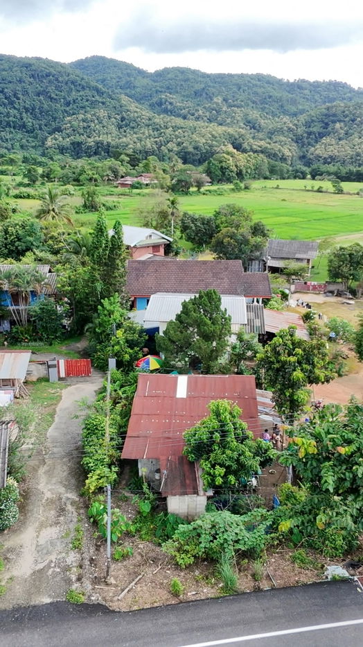 รูป ที่ดินติดถนนหลัก โป่งพระบาท ไฟฟ้า ประปาพร้อมใช้ - รูปที่ 5/8