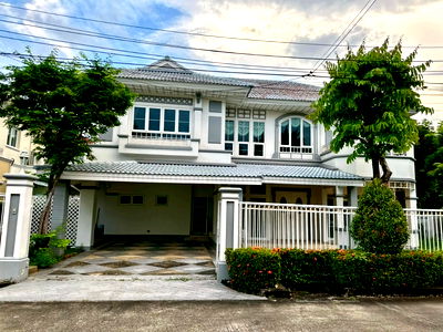 Houses for sale Muang Nonthaburi Nonthaburi : Luxury House for Sale – Perfect Masterpiece Rattanathibet: Corner unit at the front of the project, located on the main road, near MRT Sai Ma.