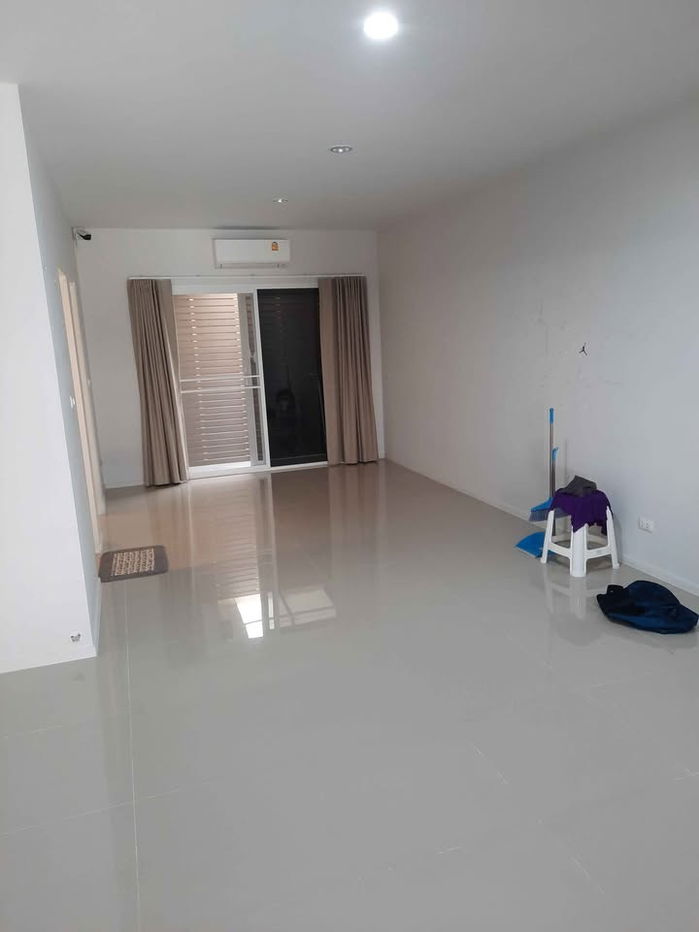 รูป R2770 ให้เช่าบ้าน 3 ชั้น บ้านกลางเมือง สวนหลวง ร.9 (ว่างค่ะ) - รูปที่ 2/12