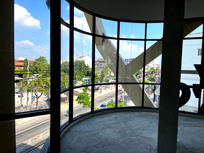 เช่าทาวน์โฮม ถนนสุขุมวิท : เช่า ให้เช่า ปล่อยเช่า พื้นที่เช่า คอมมูนิตี้มอลล์ The Oak’s สุขุมวิท 103 ราคาถูก สนใจ Line: @951qfbfi